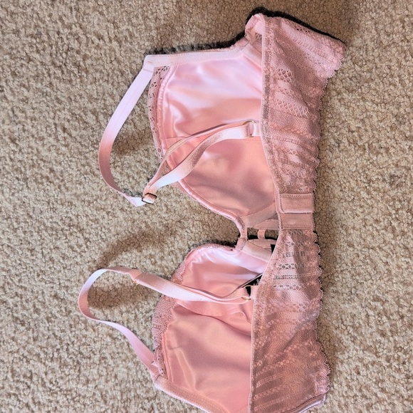 Victoria Secret Pink Lace Lined Plunge Bra Size 36C - Picture 5 of 8